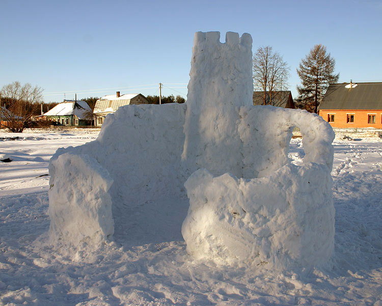 DIY snow fortress