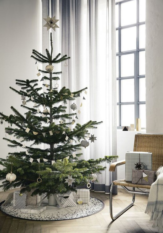 شجرة عيد الميلاد للعام الجديد بأسلوب التبسيط
