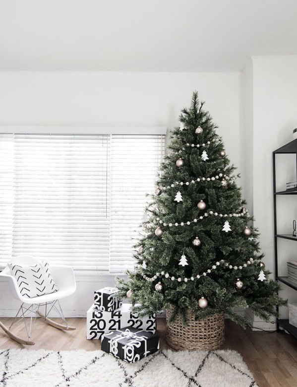 Sapin de Noël dans le style du minimalisme