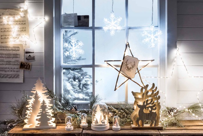 How beautiful to decorate windows for the New Year 2018