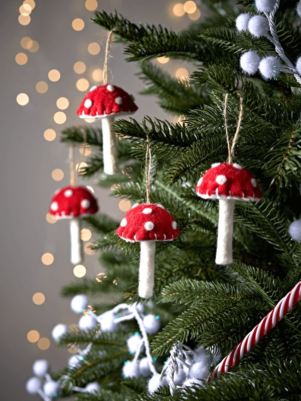 How to decorate a Christmas tree in an original way