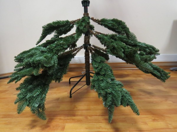 Comment assembler un arbre de Noël artificiel