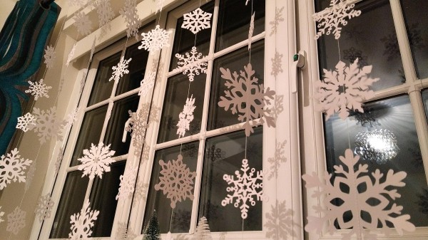 How to decorate windows for the New Year 2018