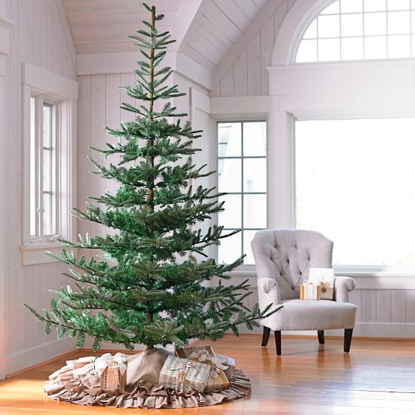 How to fix and install an artificial Christmas tree