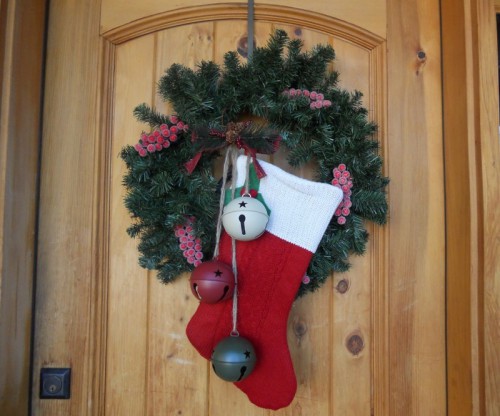 Ziemassvētku zeķe durvju rotāšanai