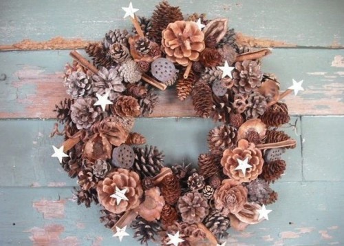 Original wreaths to decorate the door for the New Year