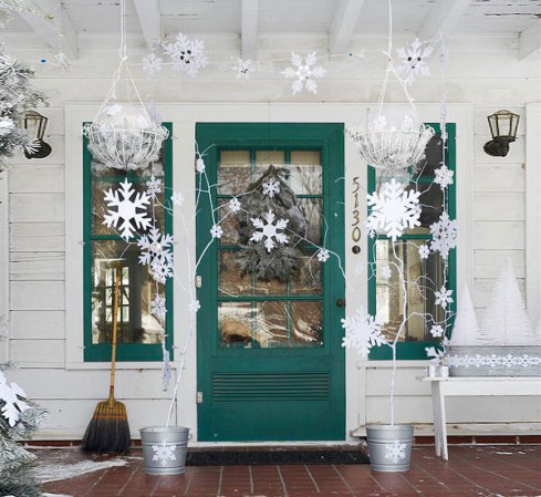 Snowflakes to decorate the door