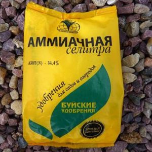 Ammonium nitrate for feeding pepper seedlings