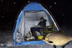 Musim sejuk malam memancing ikan bilis
